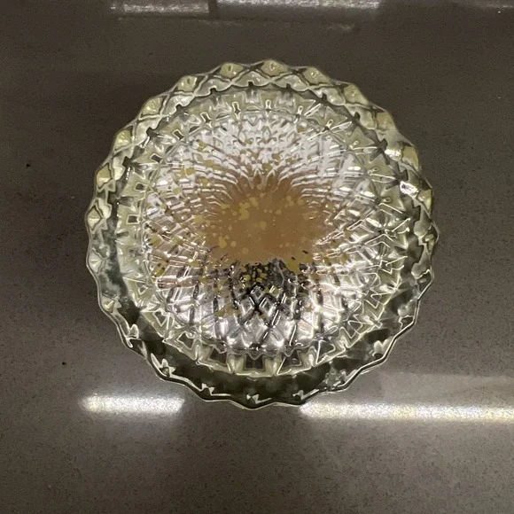 Magnolia &PATCHOULI Scented Candle 8oz Hand Poured In The USA Mercury Glass Jar - Picture 2 of 9